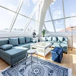 Penthouse Suites By Jr City Apartments
